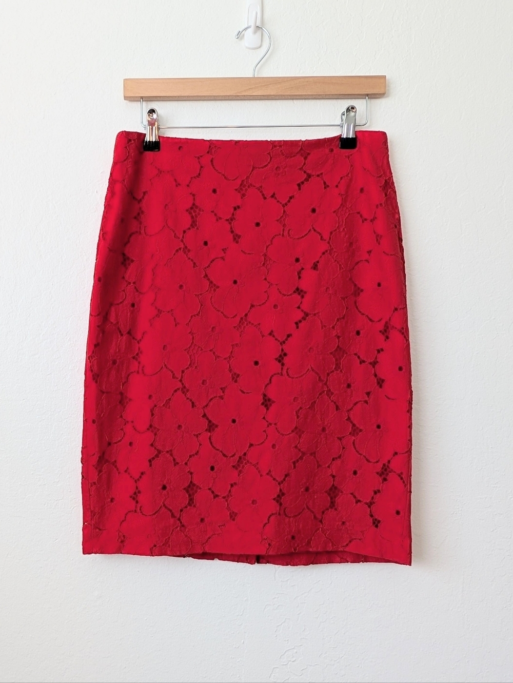 Banana Republic Red Floral Lace Pencil Skirt Size 6